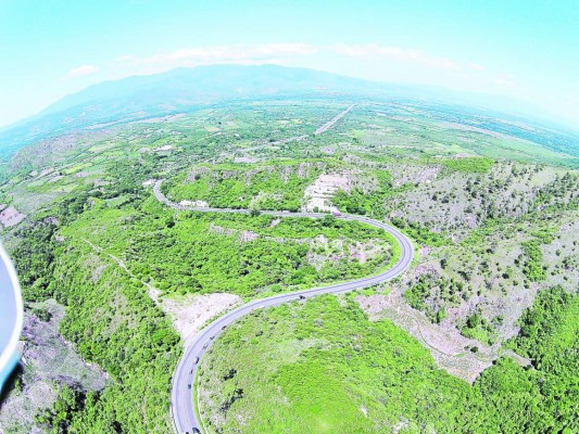 Cuesta de la Virgen: 10 curvas mortales en tramo de 12 km
