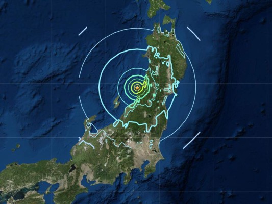 Japón pide a residentes abandonar áreas costeras por alerta de tsunami