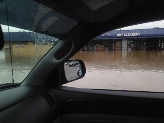 Inundaciones dejan al menos cinco muertos en Texas