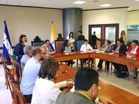 Unah cancela segundo periodo para Odontología en Tegucigalpa