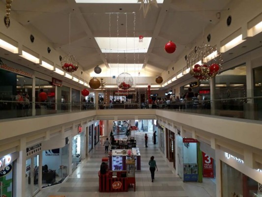 Algunos comercios y bancos que abrirán este domingo en Honduras