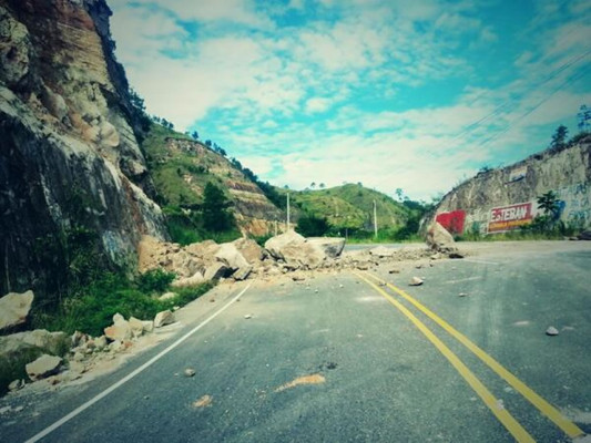 Interrumpido paso entre San Pedro Sula y Tegucigalpa