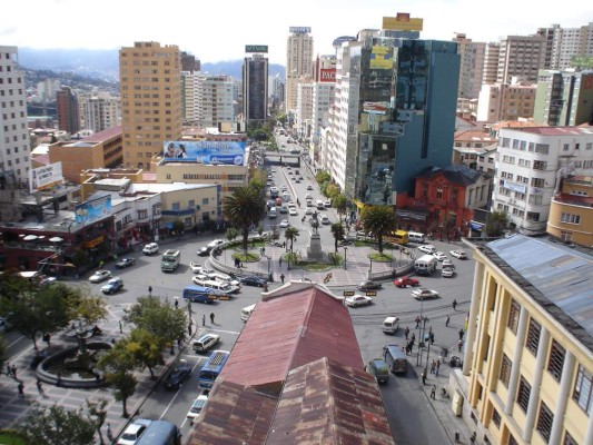 Un profesor boliviano se lanza por la ventana tras saber que iría a prisión  