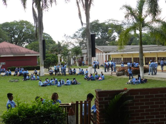 Proponen convenio para resolver el conflicto en la UNA