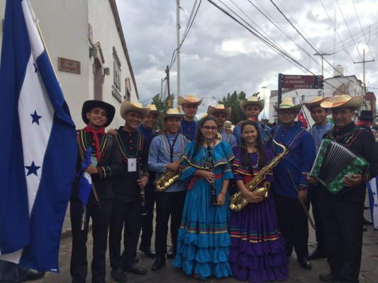 Zorzales de Sula representan a Honduras en la 'Folkloriada Mundial'
