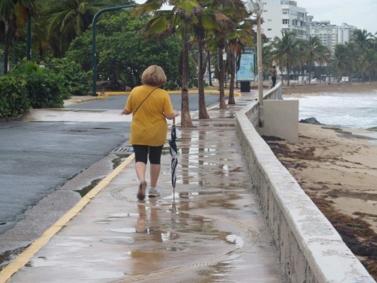 Tormenta Matthew se fortalece y puede convertirse hoy en huracán