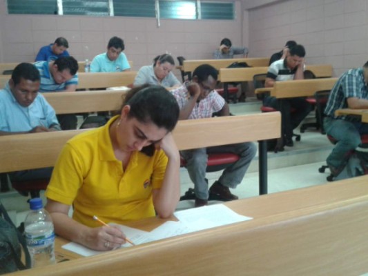 Más de 300 estudiantes compiten en olimpiadas de matemáticas