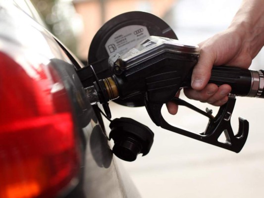 Precios de las gasolinas suben más de un lempira a partir de hoy