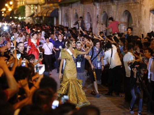 Miss Universo desata pasión en Filipinas
