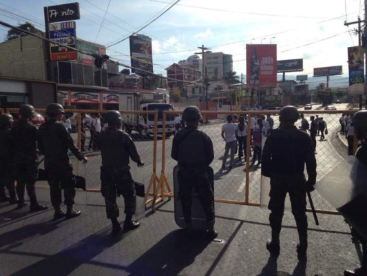 Estudiantes vuelven a protestar contra jornada extendida en Tegucigalpa