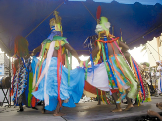 Fiesta garífuna al son de los tambores africanos