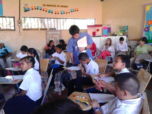 Japón financia proyectos educativos y de salud en Honduras