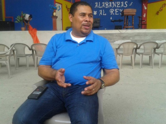 El pastor Linares y su pasión por la juventud