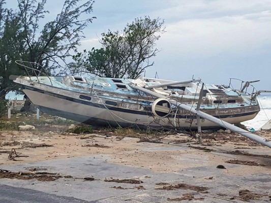 Bahamas sin electricidad e incomunicada tras paso de Irma