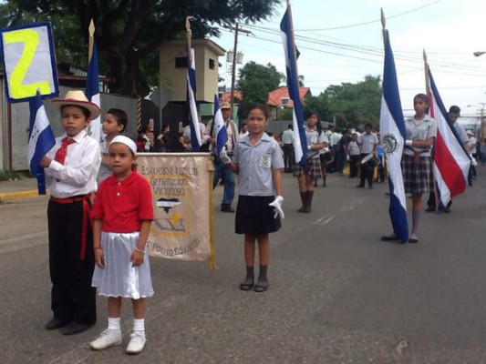 Honduras celebra con desfiles los 192 años de su independencia