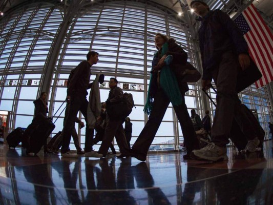'Atrápame si puedes': Hombre viajó gratis por el mundo tras estafar a aerolíneas