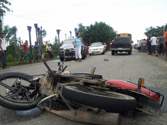 Muere motociclistas tras impactar contra un carro en Tocoa