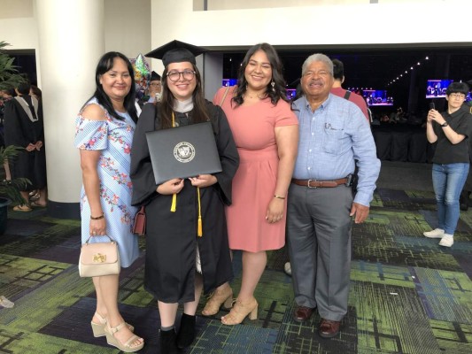 Graduación de Luisa María Fuentes en Savannah, Georgia