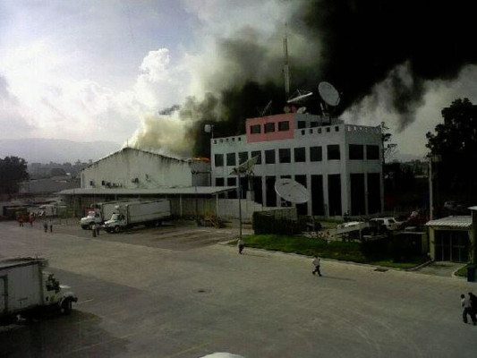 Al menos 14 heridos por incendio en sede de TV Azteca en Guatemala