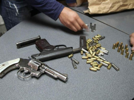 Bajan homicidios por prohibición de portar armas