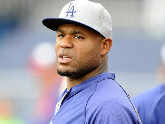 Una mujer y un niño se ahogan en piscina del exDodger Carl Crawford