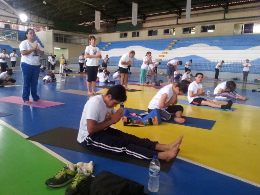 Sampedranos se unen al resto del mundo para la conmemoración del Día Internacional del Yoga