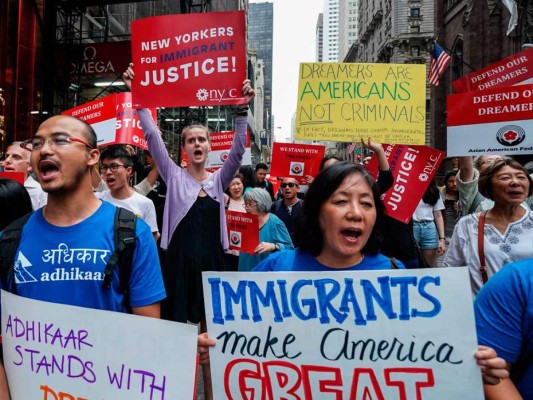 Unos 500 mil 'dreamers” en riesgo de deportación por 'engaño” de Trump