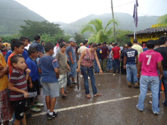 Intentan linchar a supuesto asesino de niño en Olancho