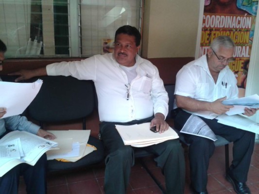 Directores de colegios exigen se deje sin efecto su suspensión