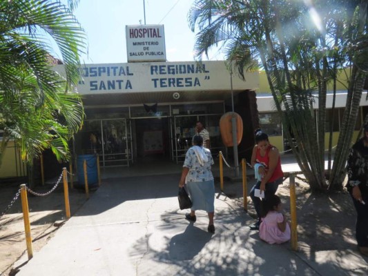 Hondureña da a luz en baño de hospital Santa Teresa de Comayagua