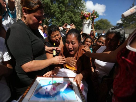 Detienen a tres exfuncionarios responsables del albergue incendiado en Guatemala