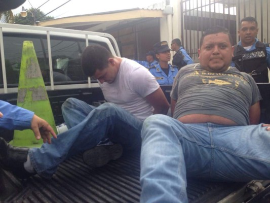 Los capturan cuando asaltaban a empresario que salía de banco