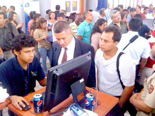 Instalan 'Feria a la Inversa' en Tegucigalpa para promover Mipymes