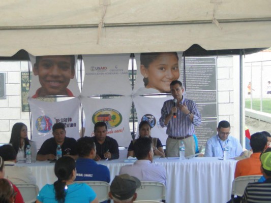 A más de 28,000 jóvenes asisten centros de alcance