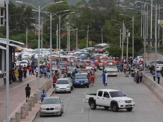Los transportistas demandaron una rebaja cercana al 25% en el precio de la gasolina y el diésel.