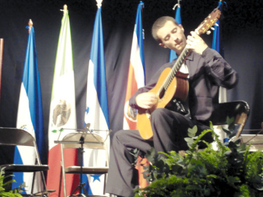 Mérito para guitarristas de Costa Rica
