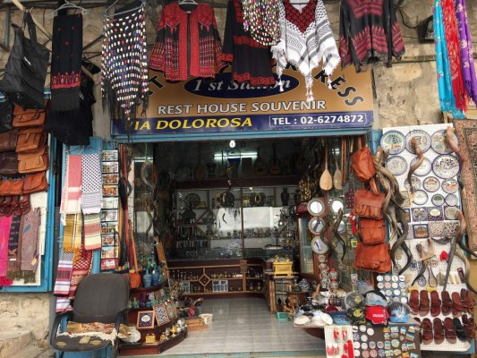 Siguen los pasos de Jesús en la Vieja Jerusalén