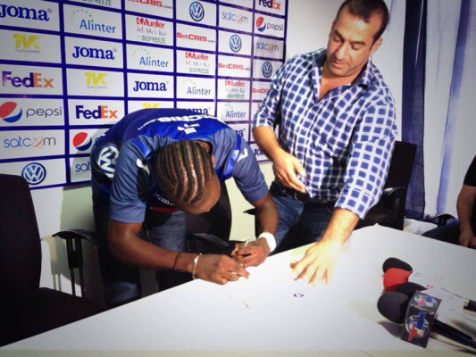 Rubilio Castillo deja el Vida y firma con el Motagua