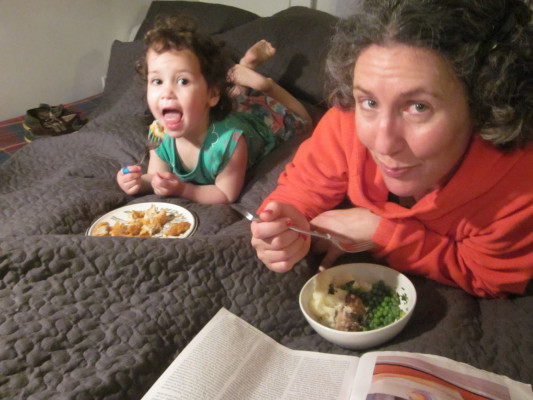 Aléjese de lugares que le motivan comer