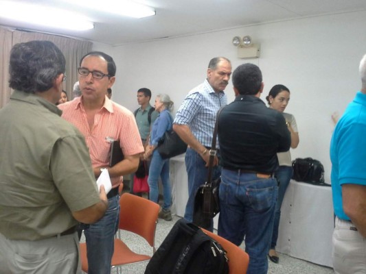 Autoridades panameñas visitan la Fhia para conocer avances en genética