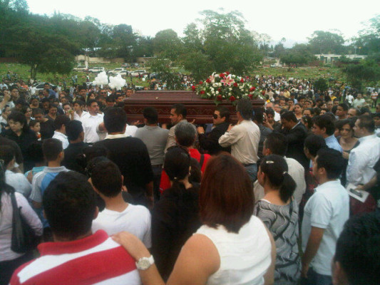 Honduras: Despiden al pastor Roberto Marroquín