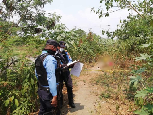 El momento cuando las autoridades acordonaban la escena.