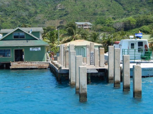 Construirán muelle para atraer turistas a Guanaja