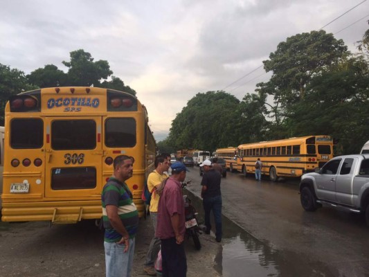 Motoristas se paralizan por incremento de tarifas en San Pedro Sula