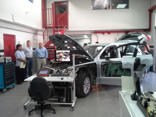 Inauguran taller de autotrónica en el Infop en San Pedro Sula