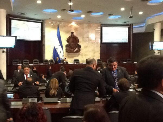 Mayoría elige directiva en propiedad del Congreso Nacional de Honduras
