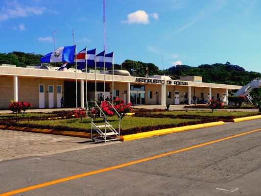 Aeropuerto de Roatán insuficiente para turistas