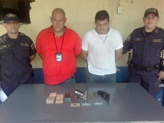 Capturan infraganti a dos asaltantes en San Pedro Sula