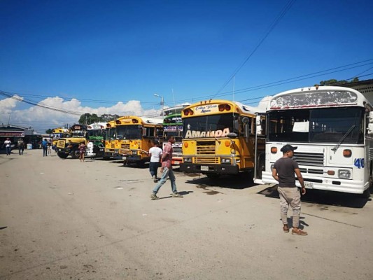 Por extorsión paralizan servicio de transporte en Sabá, Tocoa y Olanchito