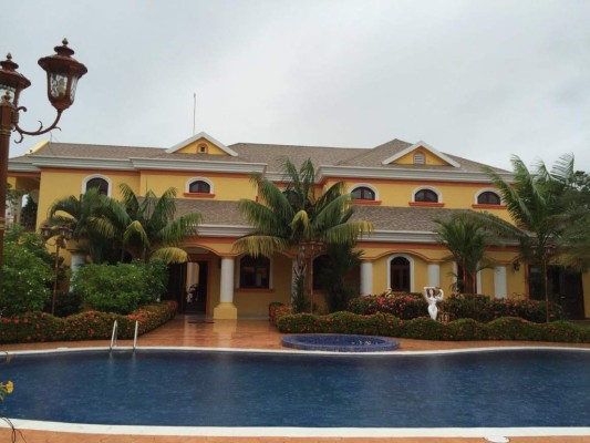 Aseguran mansión en La Ceiba a supuesto capo hondureño